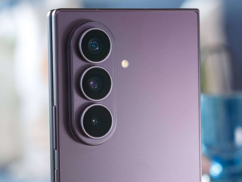 Samsung Galaxy Z Fold 8 Ultra triple rear camera lenses
